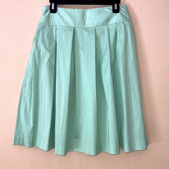 Women’s Theory Green pin striped side zip pleated skirt size 4 old money classic - Picture 4 of 6